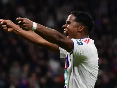 Endrick gây sốt tại Lyon: ‘Benzema là đẳng cấp vượt xa tôi, tôi chỉ muốn nối bước đàn anh’