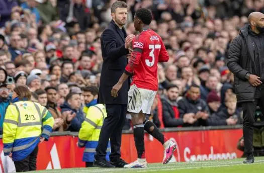 Ian Wright 'tố' Amorim: Kobbie Mainoo bị bỏ quên, bùng nổ dưới thời Carrick làm bẽ mặt HLV cũ 1