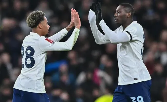 Điểm tin tối 92 MU nhắm người thay thế thay Casemiro 1