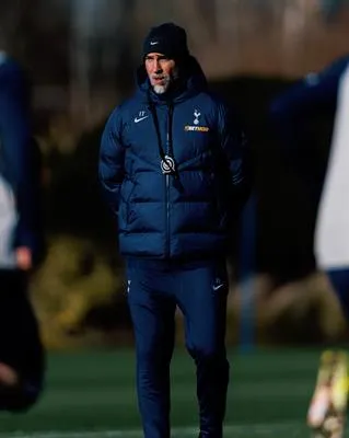 Sốc: Tottenham chỉ còn 13 cầu thủ tập luyện trước trận derby Bắc London với Arsenal 1